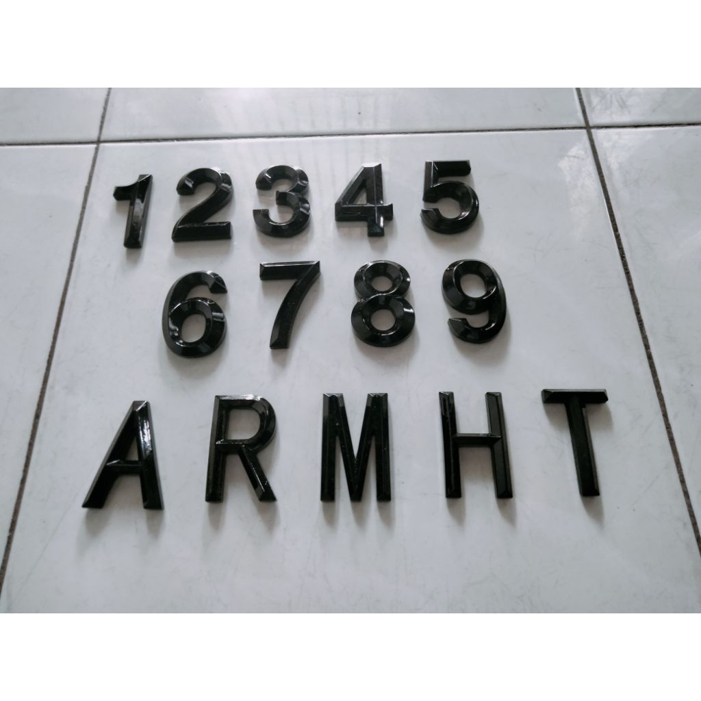 angka plat nomor mobil