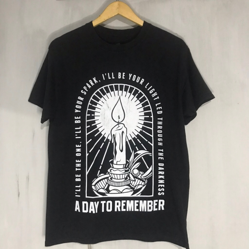 KAOS BAJU BAND A DAY TO REMEMBER OFFICIAL IMPORT ORIGINAL SILVERSTEIN STORY OF THE YEAR HANES SECOND