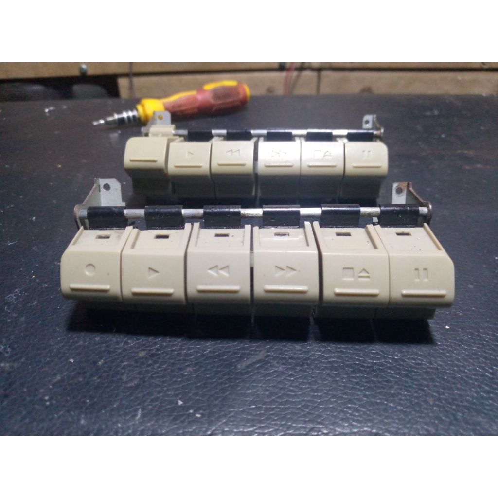 Tombol Mekanik Tape Polytron Double Deck