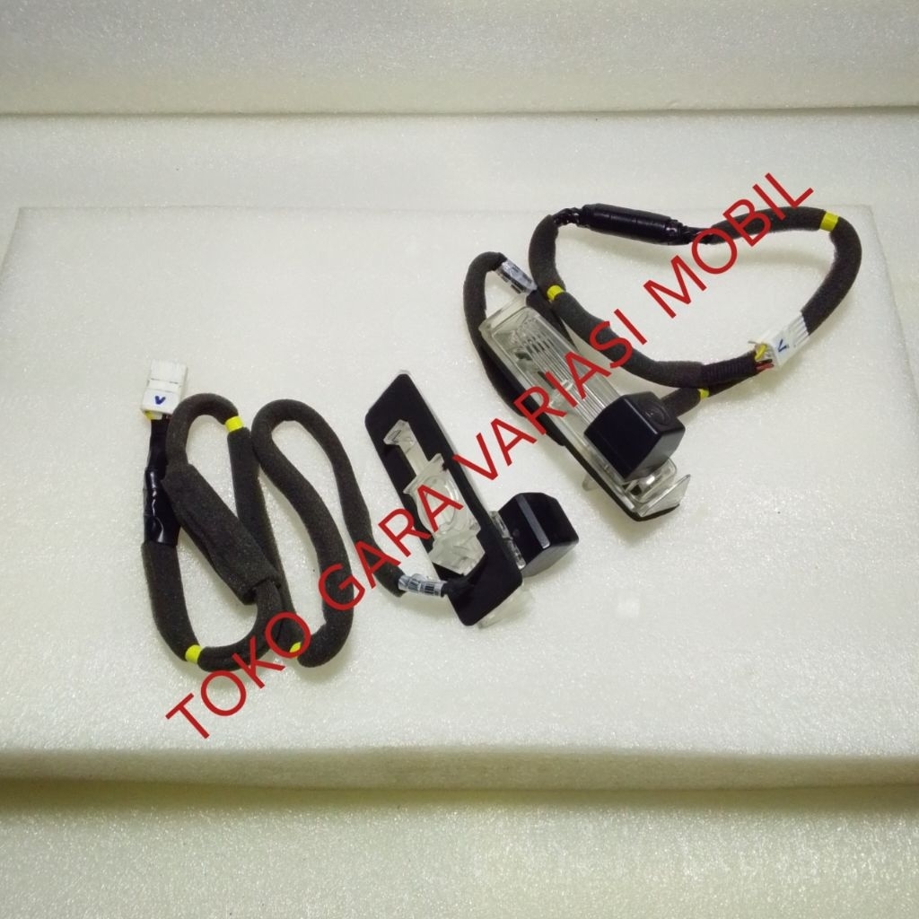Camera Mundur Plat Nomor Belakang Mobil Mitsubishi Pajero 2014-2020 Original