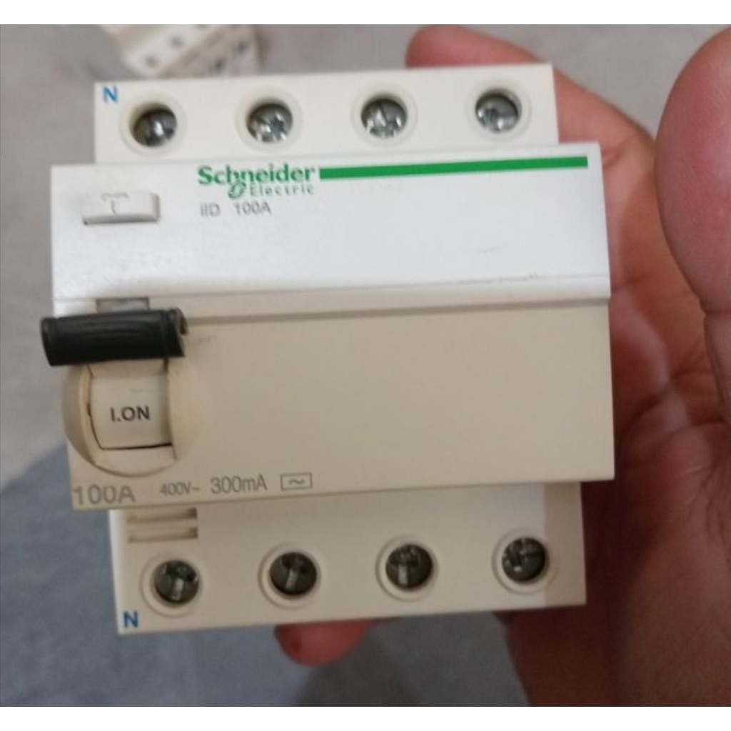 Elcb/Mccb schneider iid 4P 100A 300mA