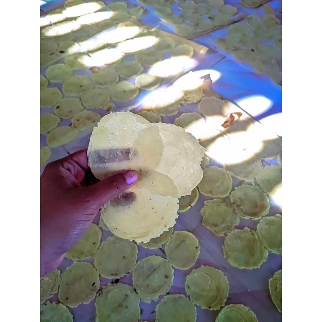 

Emping Mlinjo Mentah 1kg LB (Biji 4) Super premium super kering Asli Kebumen