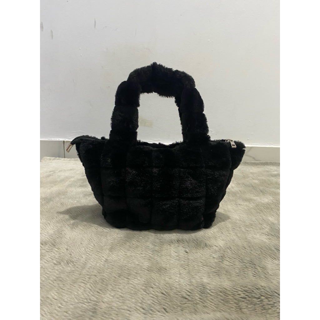 tas jinjing bulu bulu hitam preloved