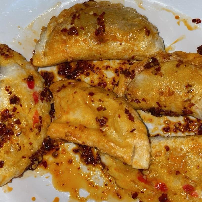 

Cireng isi meledak ayam suwir pedas, ayam suwir ori, ati pedas, usus pedas ,keju,seblak,ayam sambal goang,sosis pedas, baso pedas,tulang rangu,sambal cumi