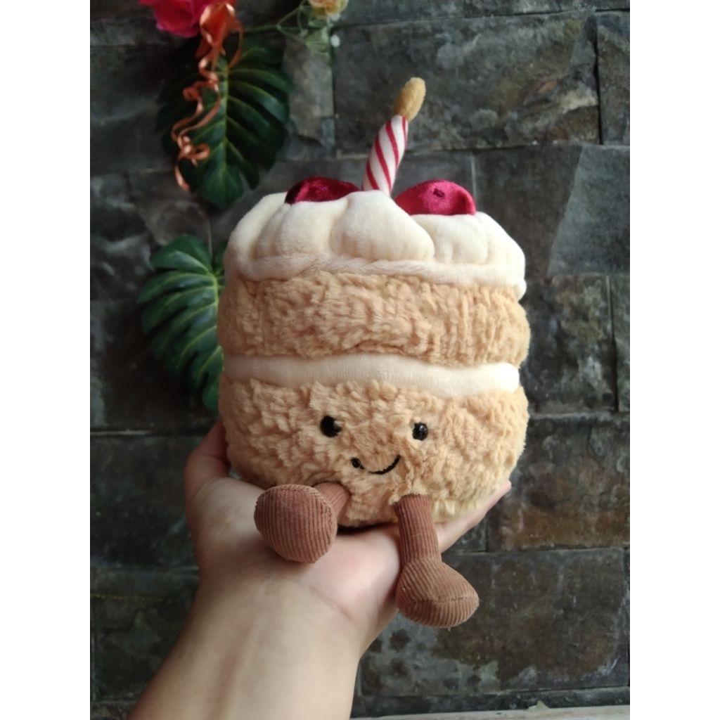 amuseables birthday cake by jellycat (NWT)