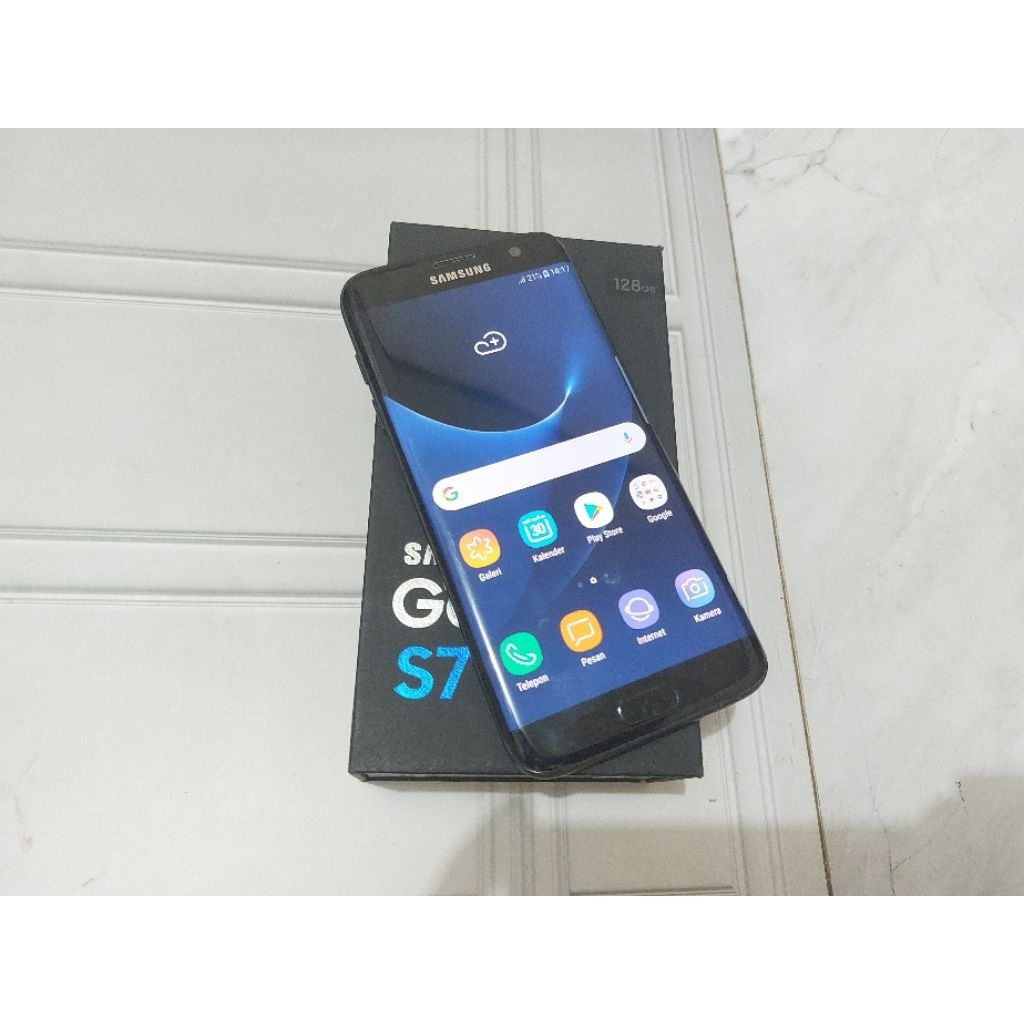 Samsung galaxy S7 edge black whit box Ram 4/128GB