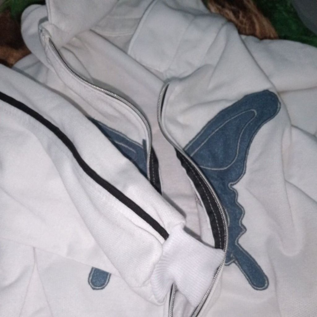 Jaket putih biru