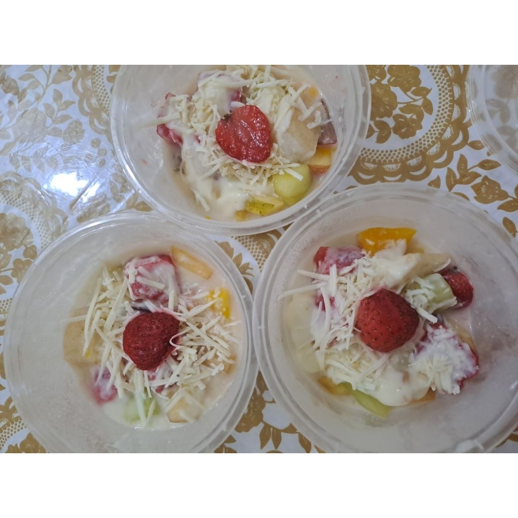 

Salad Buah Homemade Enak Segar 250ml