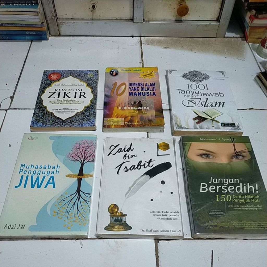 Buku agama Revolusi zikir. 10 dimensi yang dilalui manusia. 1001 tanya jawab dalam Islam. Muhasabah 