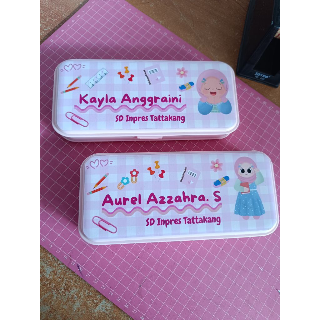 

CUSTOM TEMPAT PENSIL DAN PULPEN