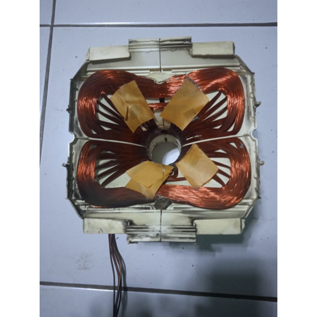 Yoke Polytron slim Yuke Polytron slim (Konde) dan speaker Polytron slim