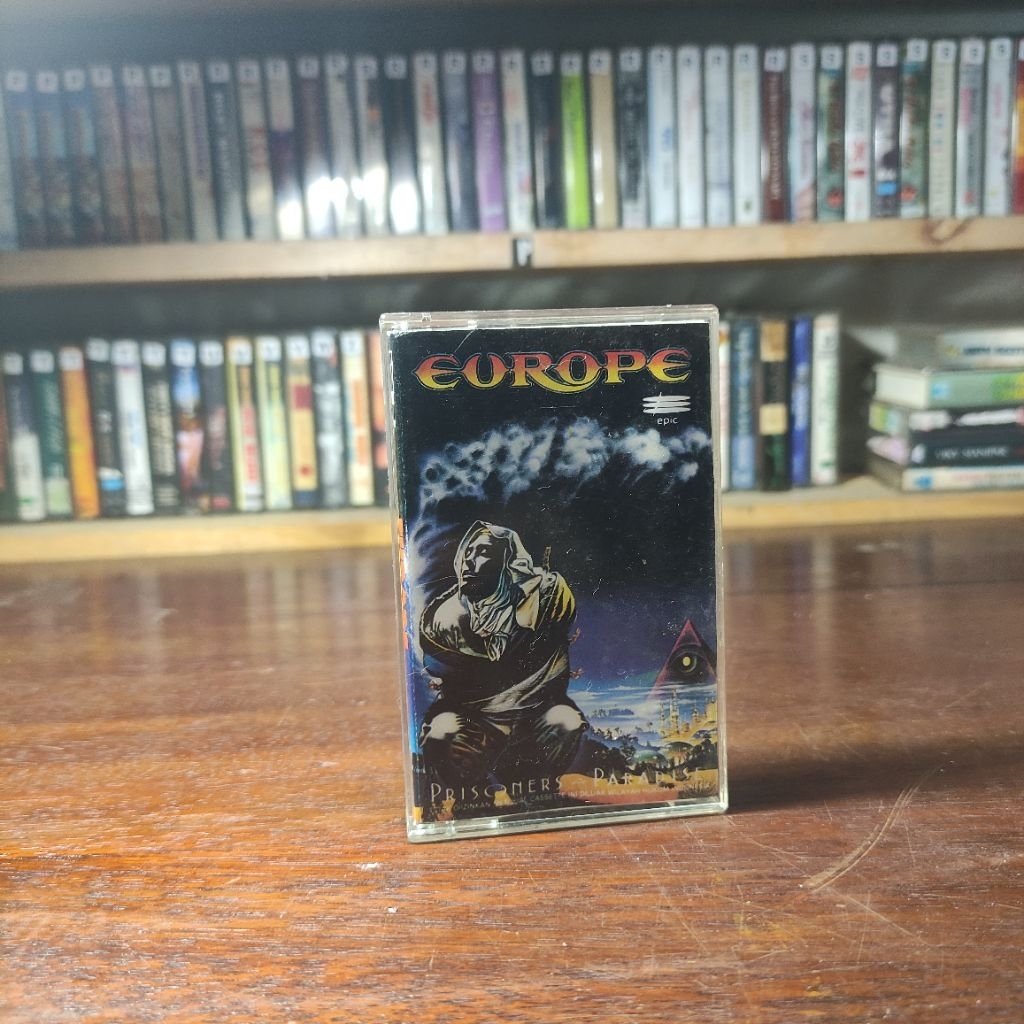 Kaset Pita EUROPE Prisoners In Paradise