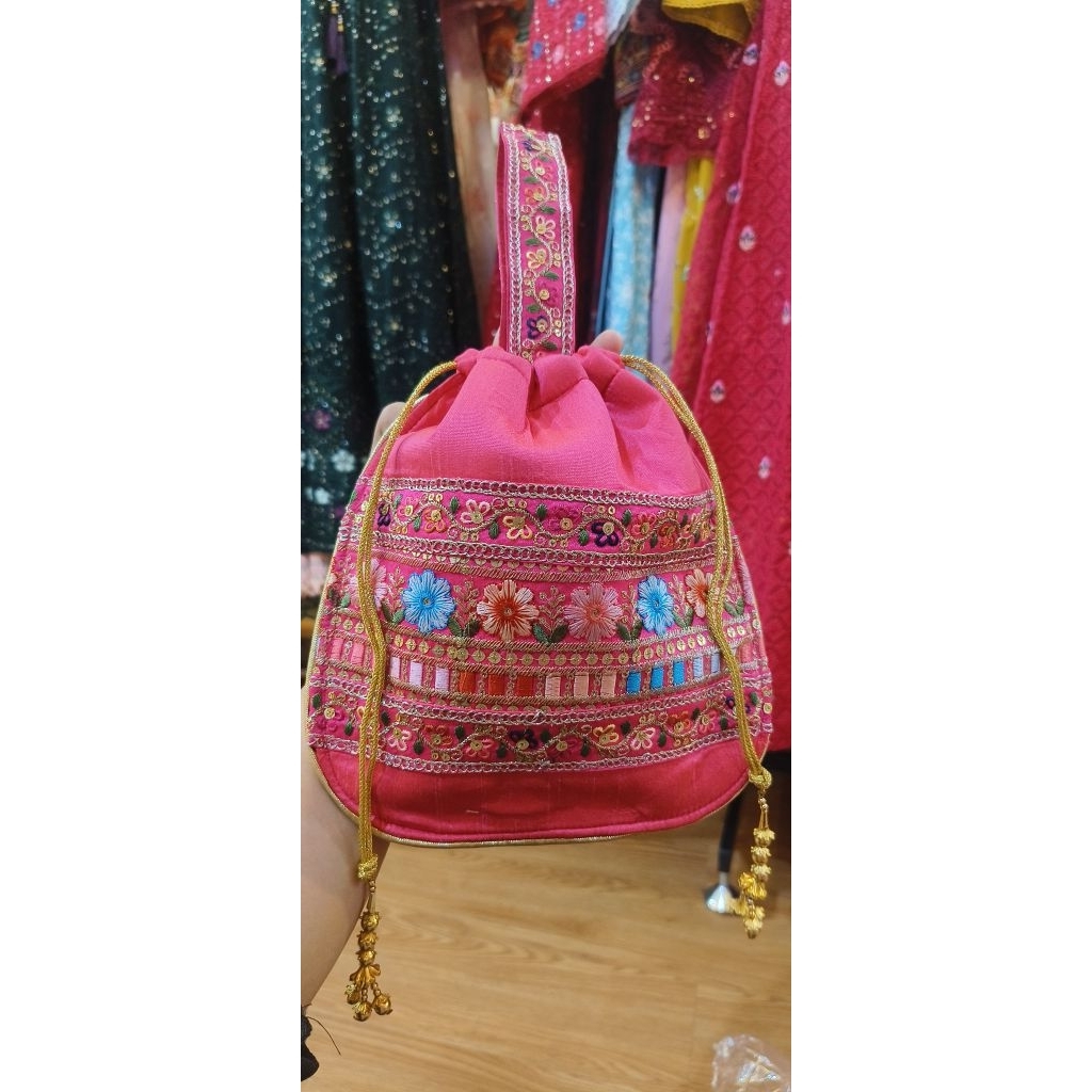 Tas india, Tas etnik india