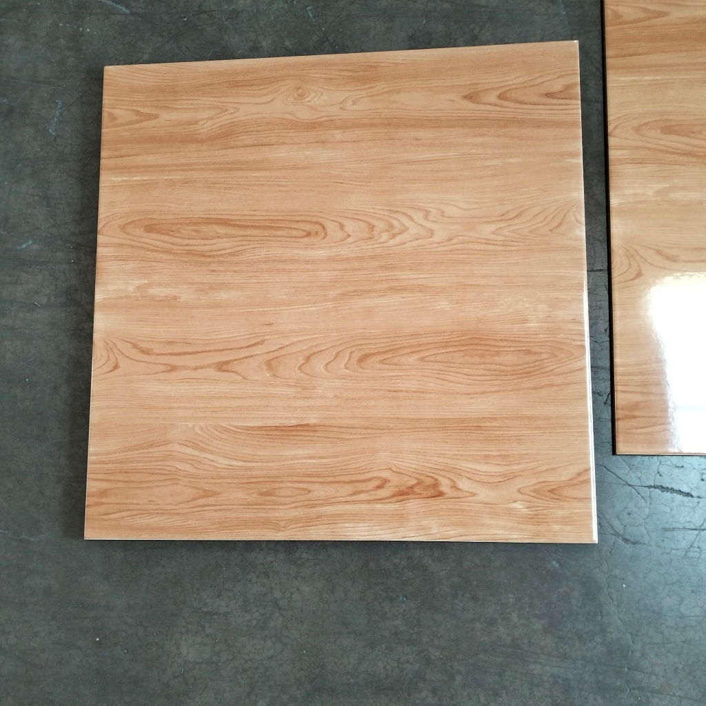 Keramik Lantai UKuran 50X50 Vietnam L Cream Keramik Glossy Motif Serat Kayu