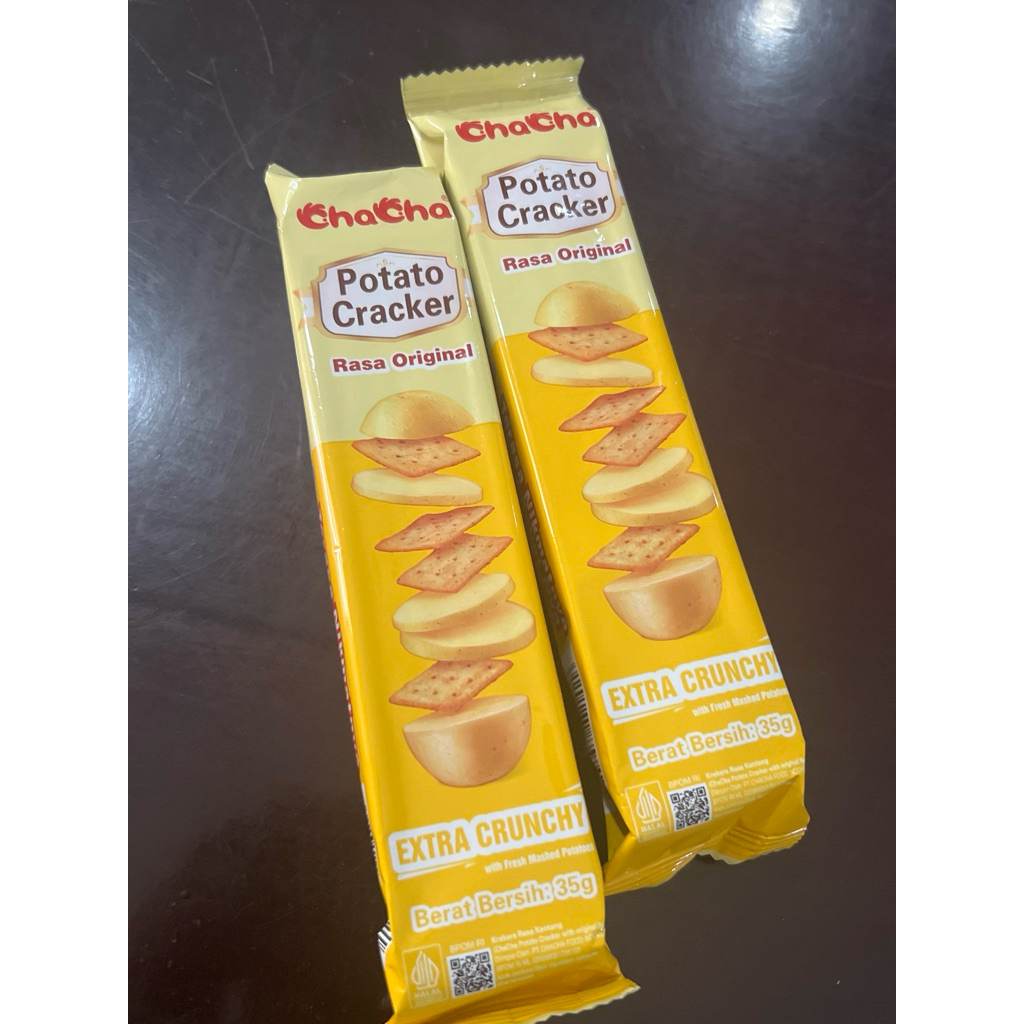 

Makanan Ringan CHACHA Potato Cracker Rasa Original Extra Crunchy 35Gr