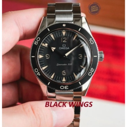 BLACKWINGS JAM TANGAN SEAMASTER 300M NO DATE SWISS 43MM FULL BLACK AUTOMATIC OMEGA