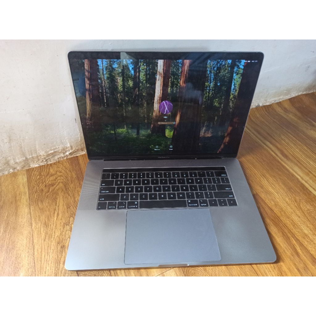 MACBOOK PRO 2018 15inch TOUCHBAR, Ram 32, ssd 1 tera, MULUS LIKENEW, SEKEN ORIGINAL