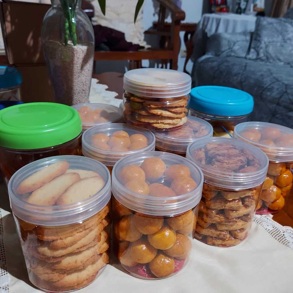 

Kue Kering Lidah Kucing Premium Homemade Lux Cookies & Cakery