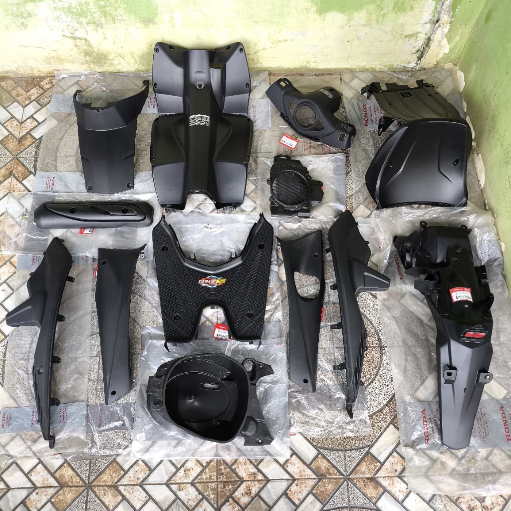 cover body bodi kasar fullset Vario 110 old cw karbu original AHM