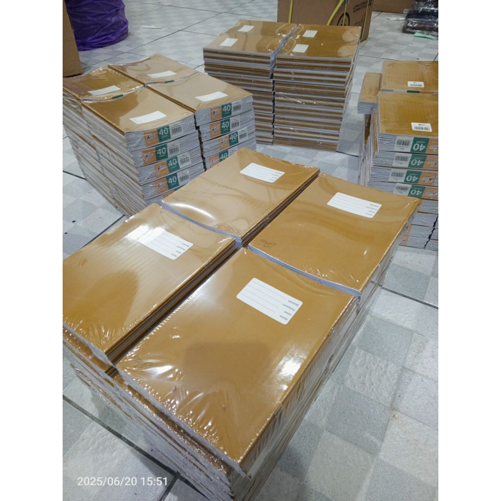

(10 PC) BUKU TULIS KRAFT 40 LEMBAR MOTIF SAMPUL COKLAT
