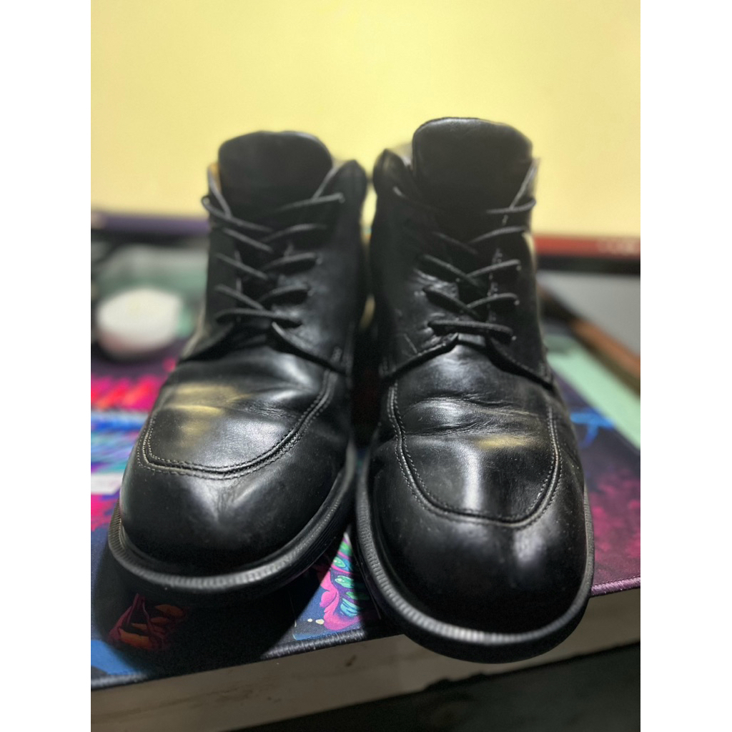 Docmart size 43 Preloved