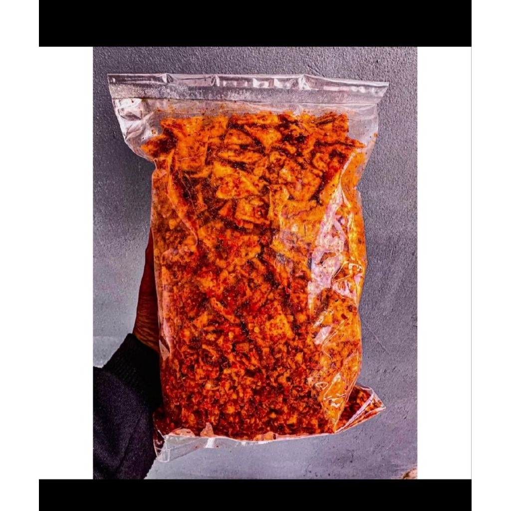 

KERIPIK CIRENG SEBLAK EXTRA PEDAS DAUN JERUK ISI 500GRAM
