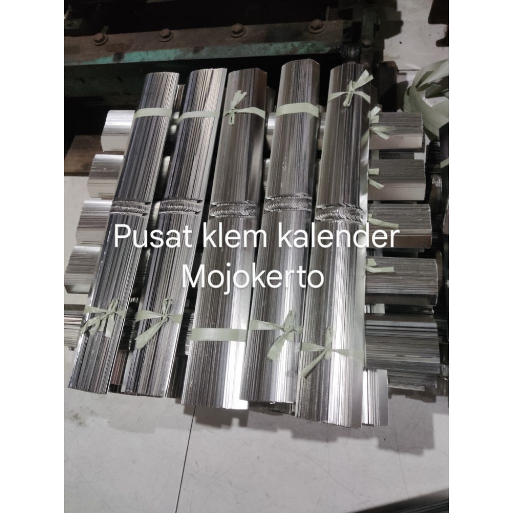 

Klem kalender seng ukuran 31 32 34 36 38 40 42 43 44 46 48 50cm isi 1000pcs
