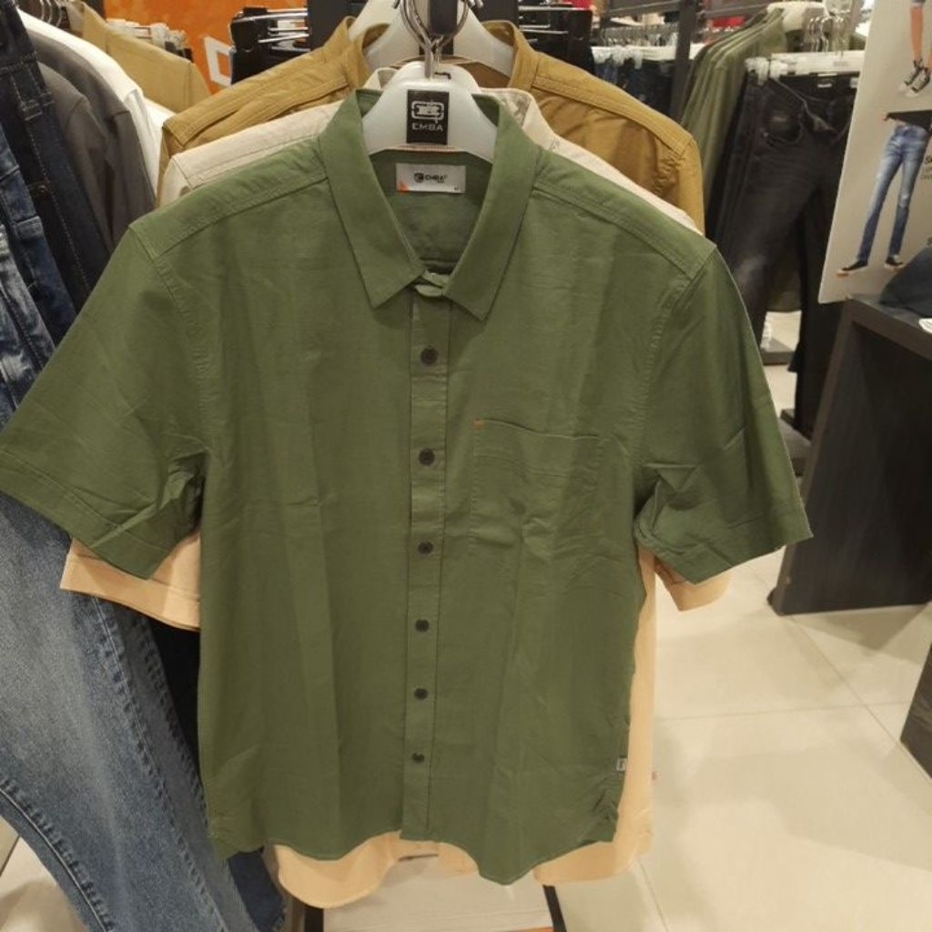 EMBA JEANS KEMEJA PENDEK PRIA REGULAR FIT ORIGINAL MATAHARI