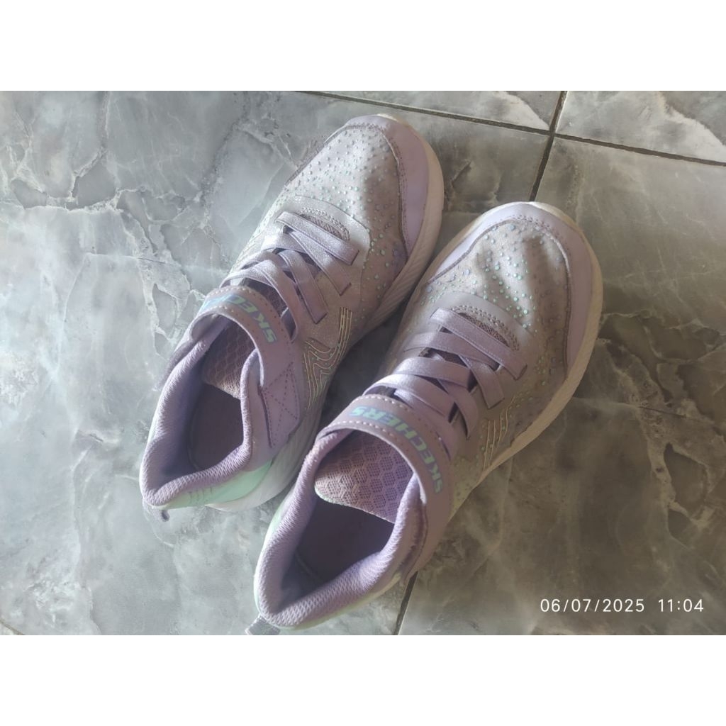 preloved sepatu skechers anak