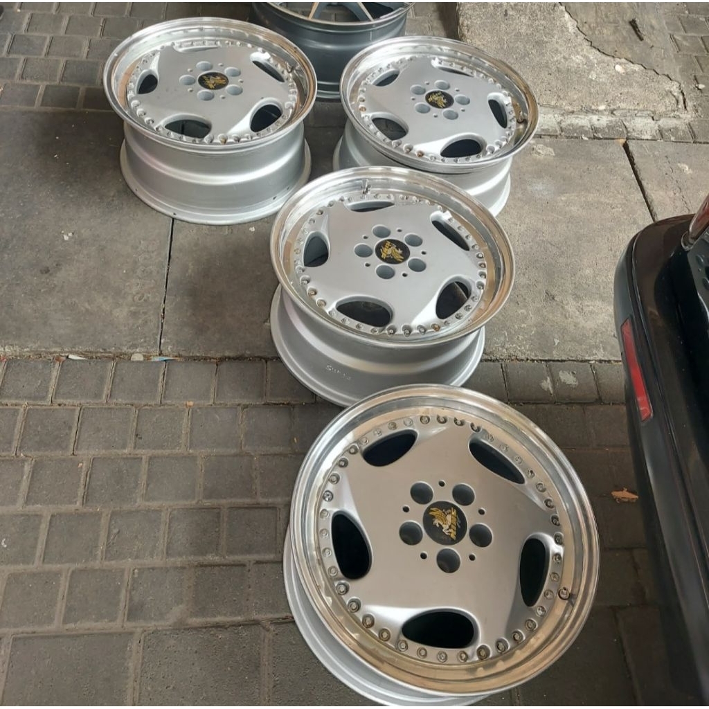 Velg Original AXIA King Ring 17. Made in France. 3 pcs construction.Lebar 8. Et 35. Pcd 5x112. For M