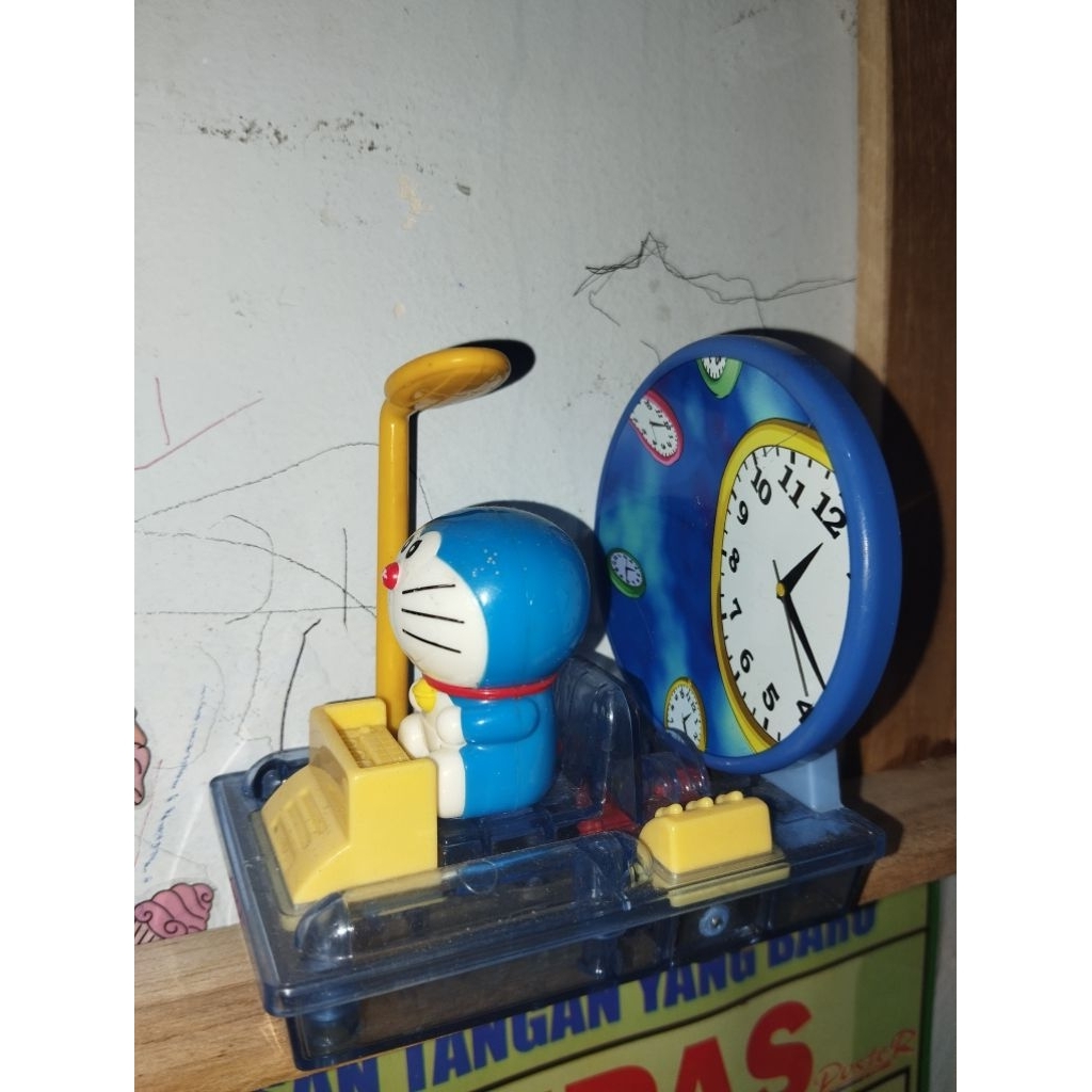 figure doraemon