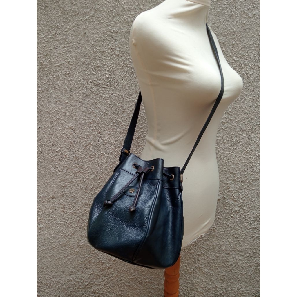 Tas tabung kulit asli Etienne Aigner bucket bag