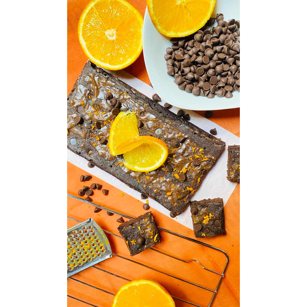 

FUDGY BROWNIES - PREMIUM CHOCOLATE SUNKIST ORANGE (free Soft Baked Cookies Choco Milk)