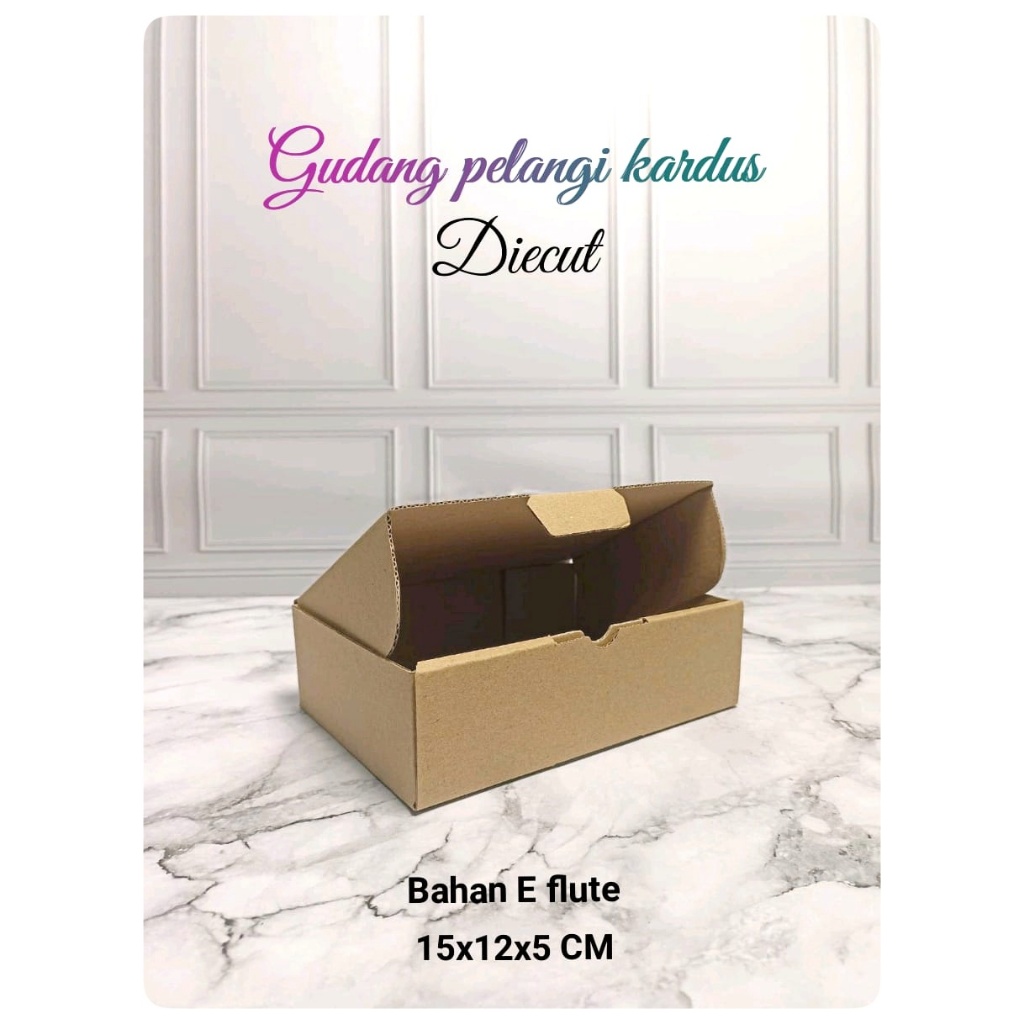 

kardus karton box Uk. 15x12x5 cm...model die cut/pizza