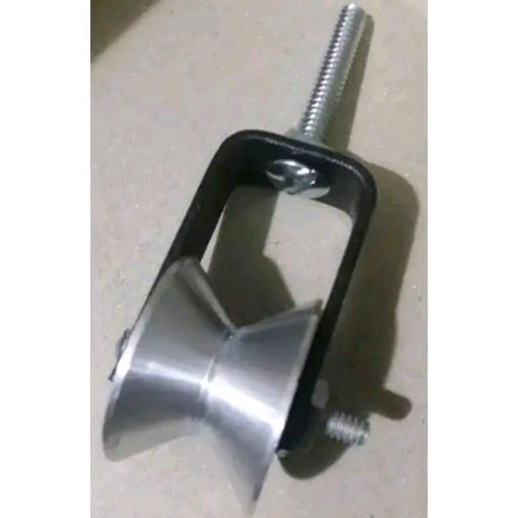 kerekan burung perkutut dan bendera