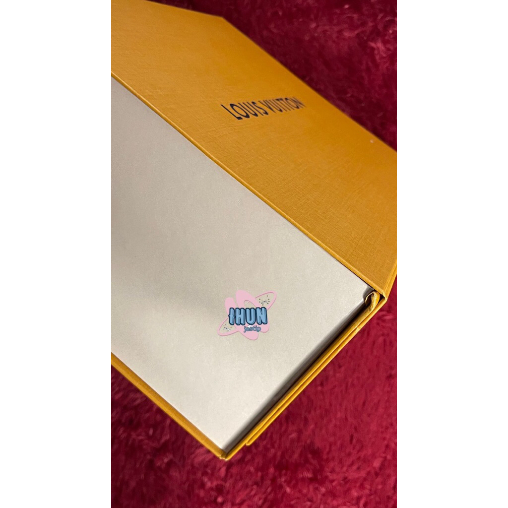 

ORI box louis vuitton large (tanpa pembelian) size 40,5 x 29