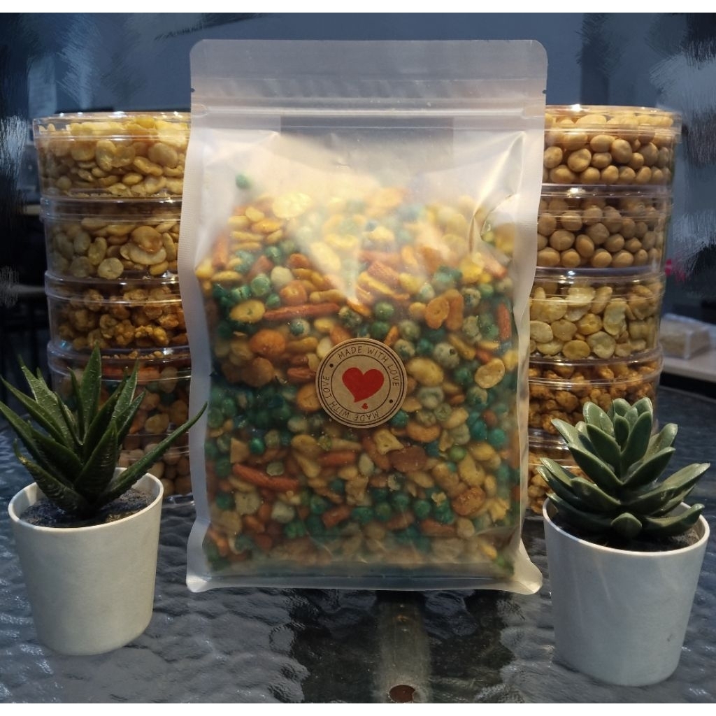 

Mixed Nuts Kacang Campur Premium 200gr, 500gr, 1kg