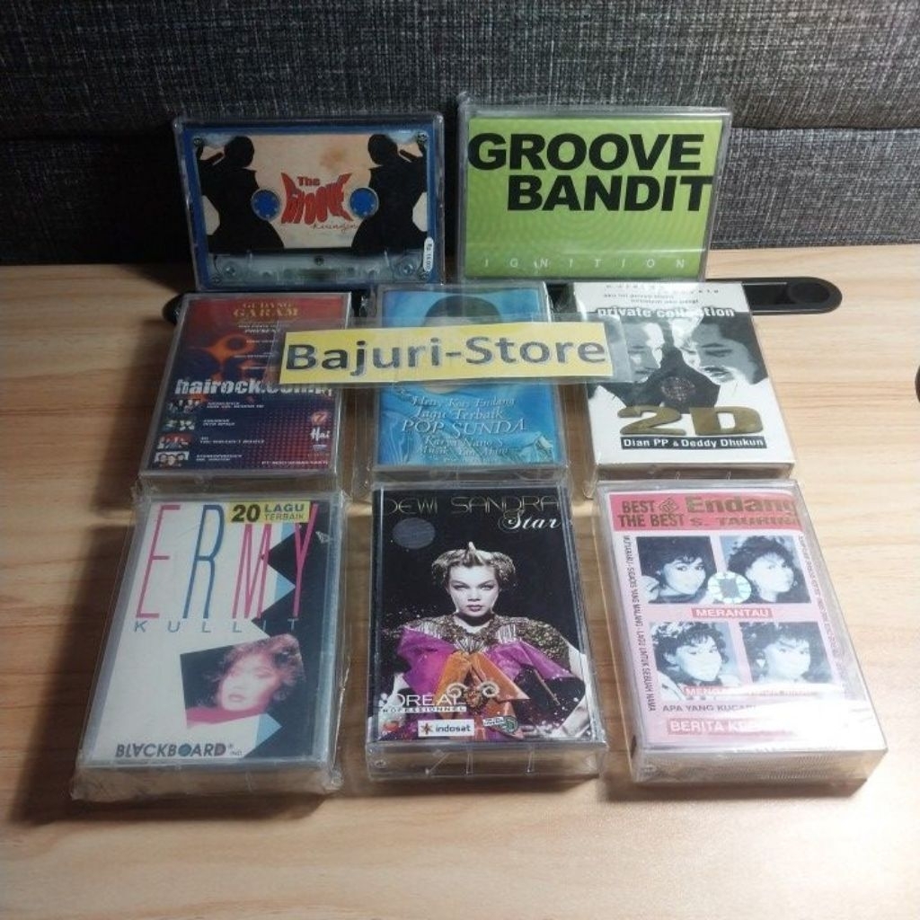 Kaset Pita "Dewi Sandra"  "Hetty Koes Endang"  "Fatur"  "Edang S Taurina"  "Deddy Dhukun & Dian Pram