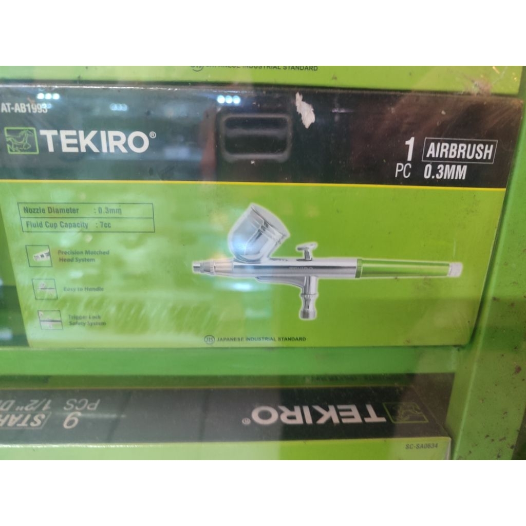 

tekiro cat lukis 0,3mm /air brush 0,03mm