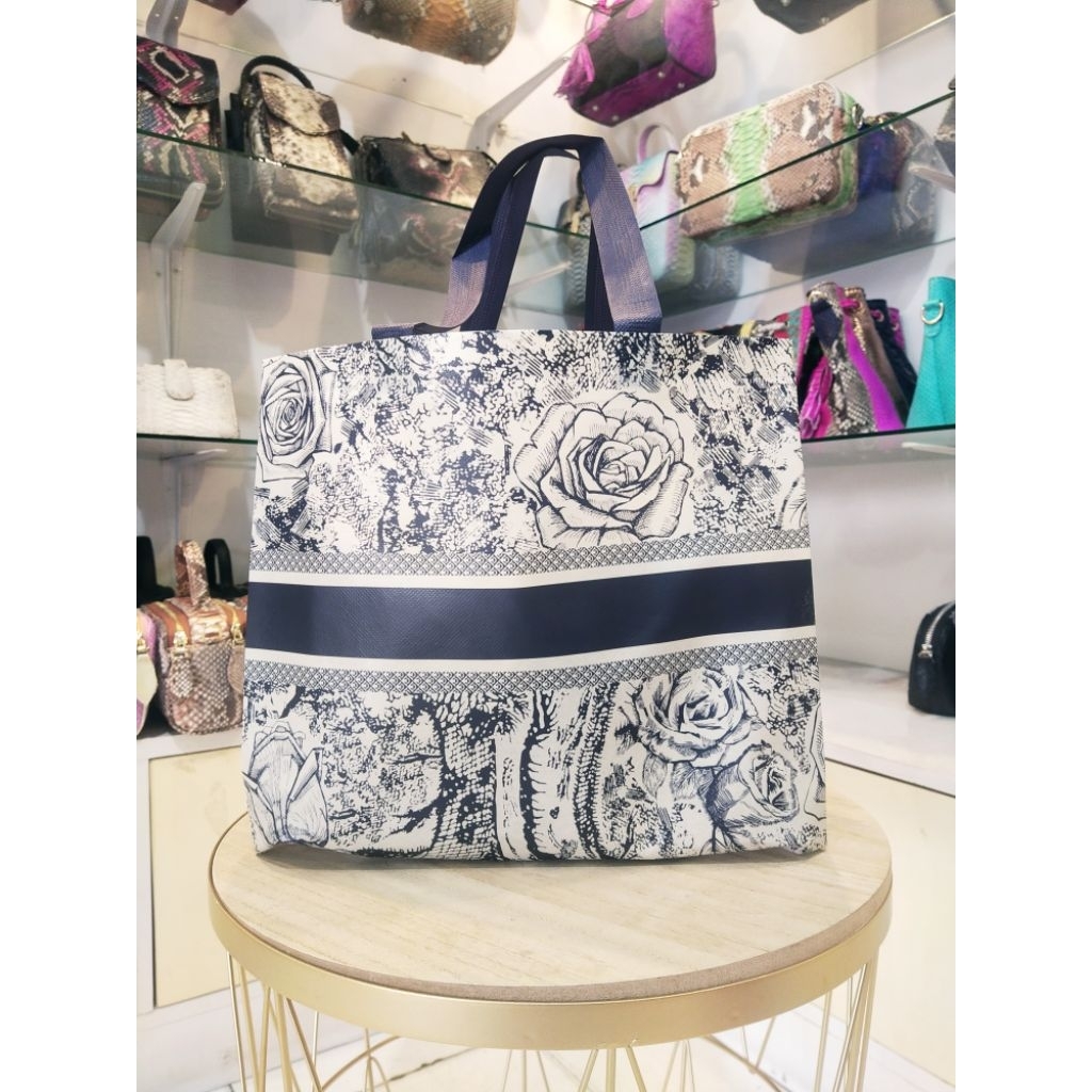 

Dust-Bag + Kartu Ucapan