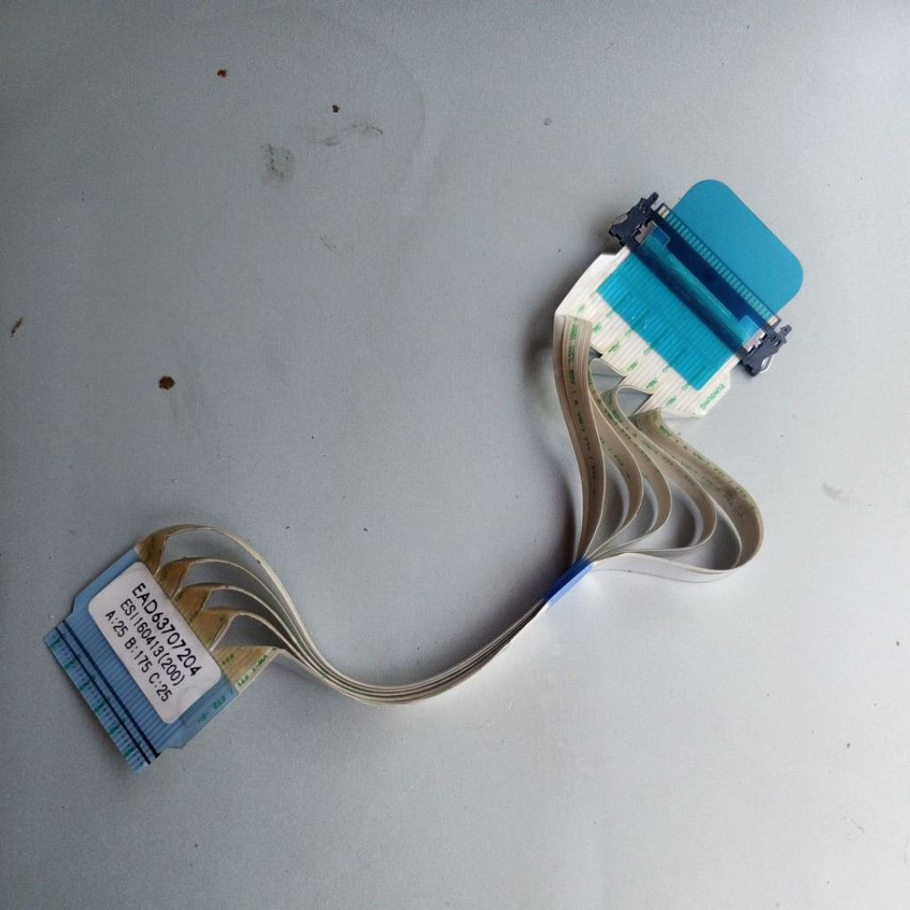 Fleksibel LCD TV LG 24MT48AF-PT