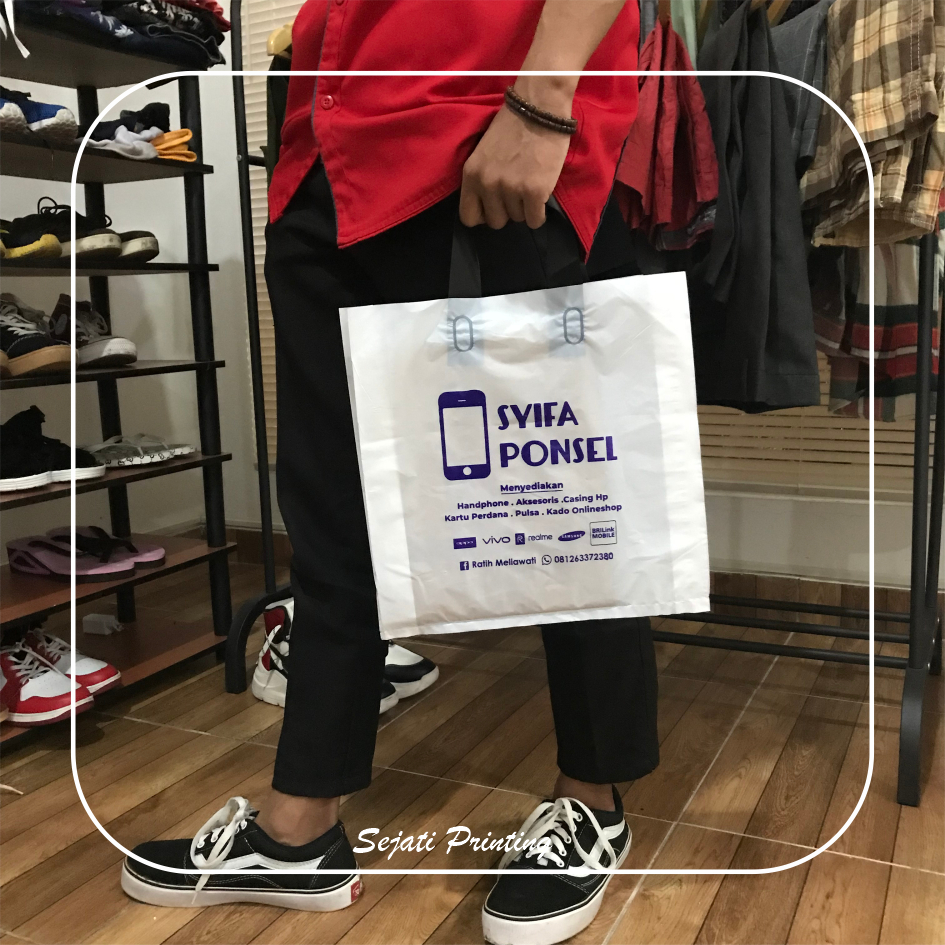 

(Isi 100 pcs) Sablon Plastik Murah Soft Handle Bags 20, 25, 30 , FREE DESAIN - SEJATIPRINTING