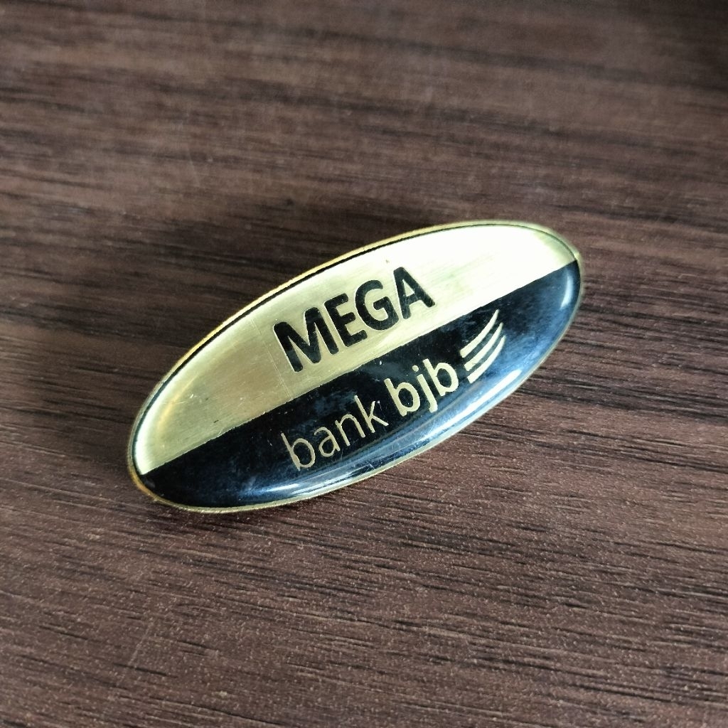 

NAMA DADA / NAME TAG KUNINGAN / NAMA DADA OVAL KUNINGAN ETSA RESIN