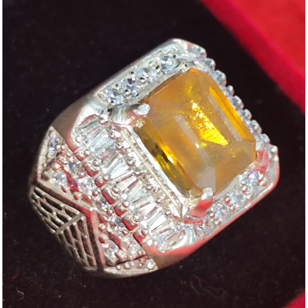 YELLOW SAPPHIRE