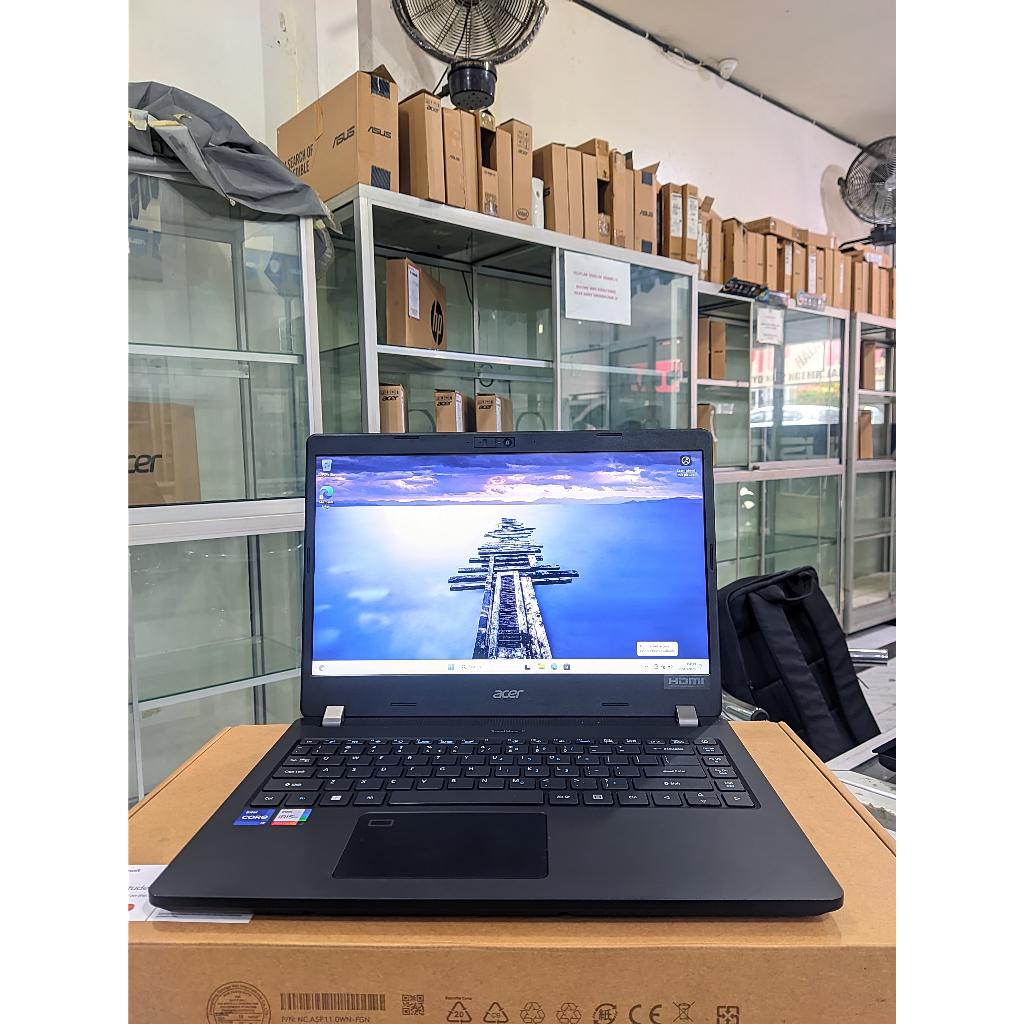 NEW ACER TRAVELMATE P214-Intel core i7-11165G7