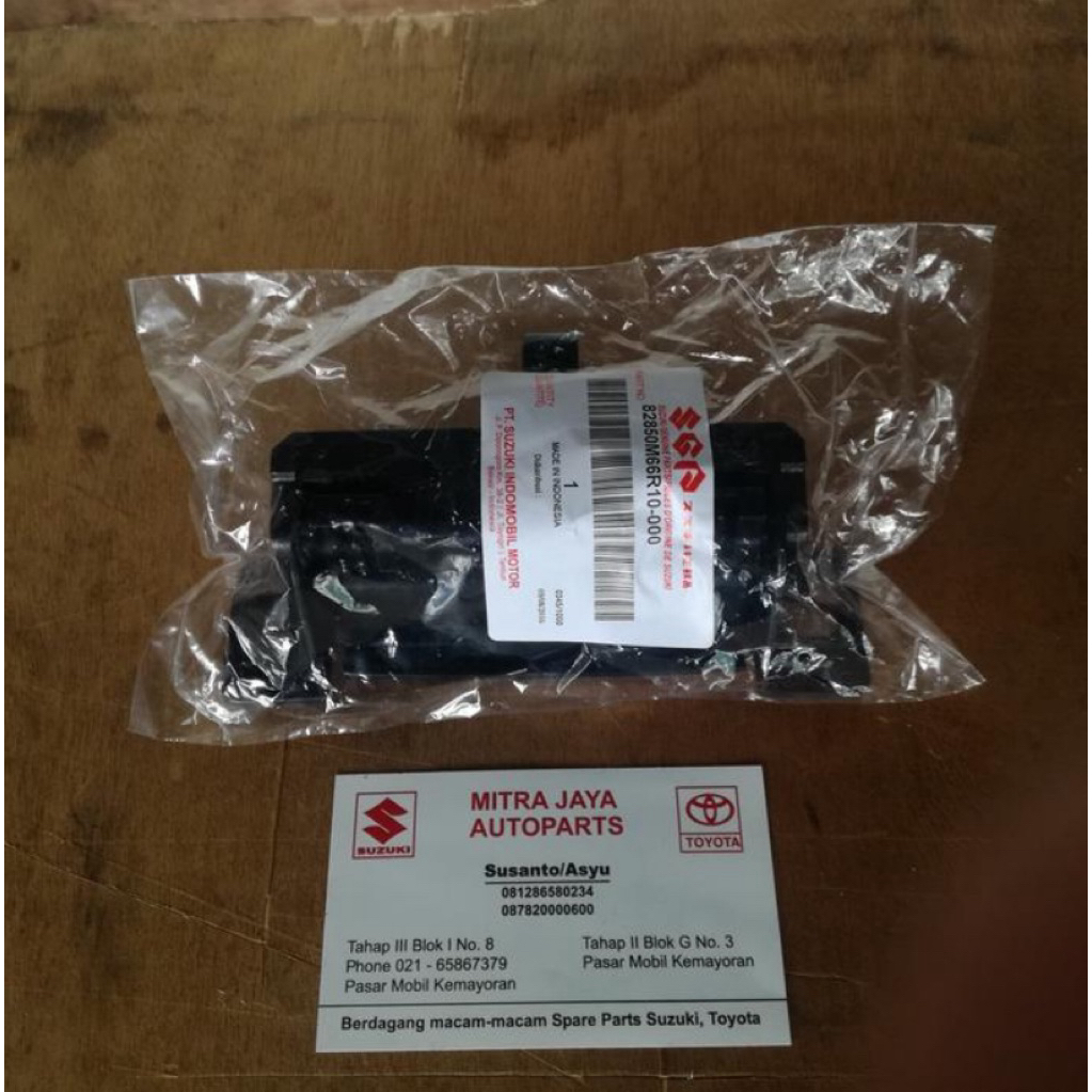 Handle Handel Pintu Bagasi Ertiga Original