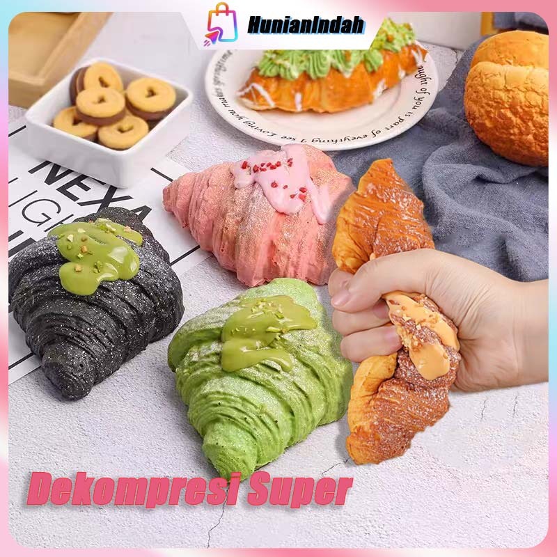 Realistic Squishy Croissant Super Soft And Slow Mainan Pencetan Fidget Super Slow Rising