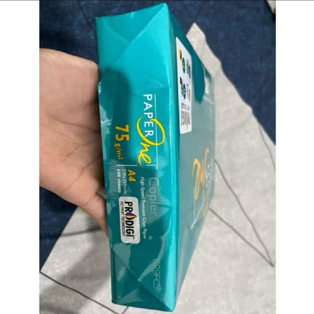 

Kertas print fotocopy HVS A4 75gr Isi (100 lembar)