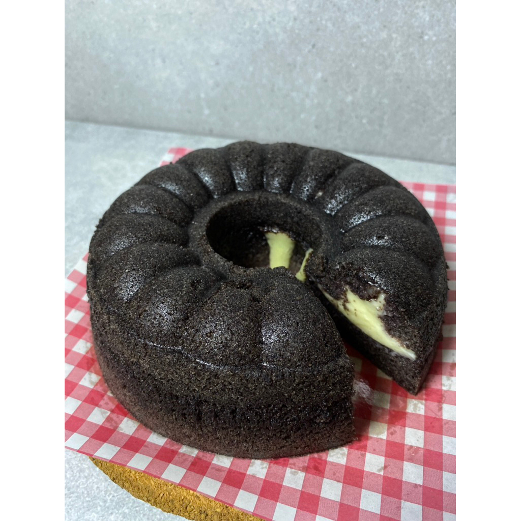 

BOLU KETAN HITAM | CREAMY CHEESE INSIDE | FRESHLY MADE (BY ORDER)