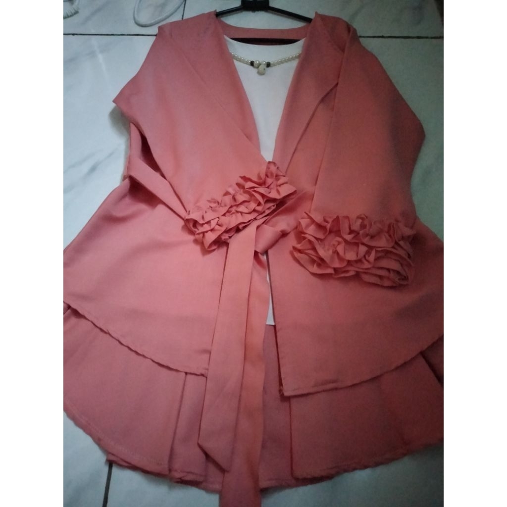 Blouse Outer Inner Putih Lengan Rempel Cantik Preloved